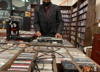 Akai MPC Live 2 Boom Bap Beat Making at Vinyl Record Store