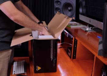 Behringer DeepMind 12D Analog Synthesizer – Unboxing