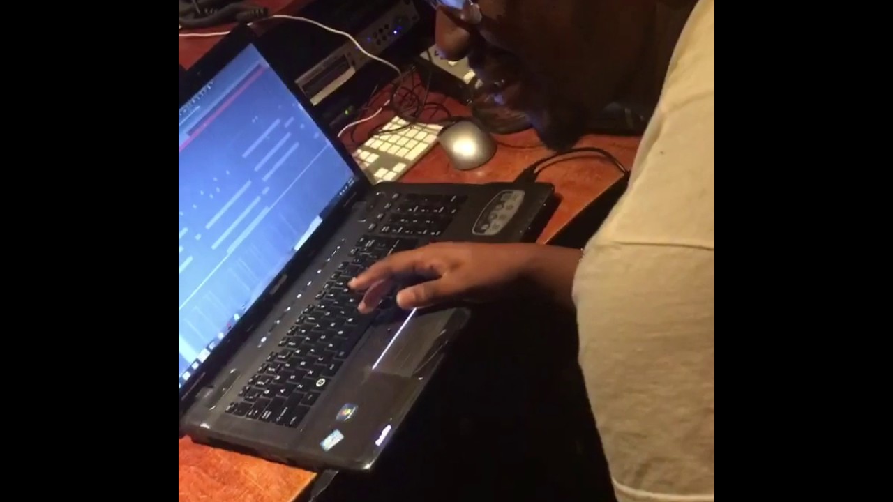 Blac Youngsta making a beat with @YungLan & @carter__x