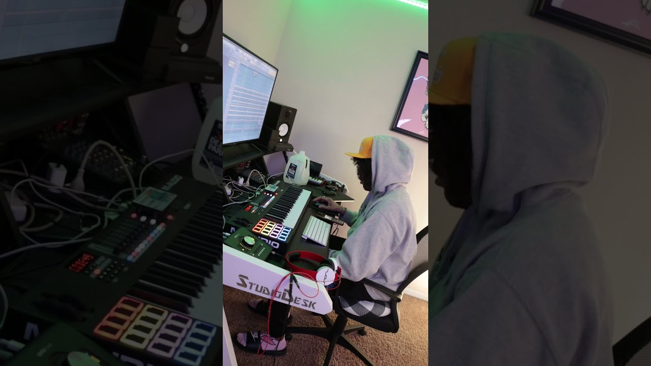 Deedotwill finishing a beat (snippet)