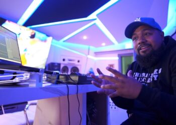 Drake, Gunna, Lil Baby Producer BricksDaMane Cooks up Fire Beat In The Studio