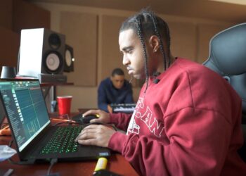 EST Gee & Lil Baby’s Multi-Platinum Producer Makes 5 DARK BEATS in 7 Mins! ForeveRolling Cookup