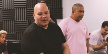 Fat Joe Hangs out at DJcity