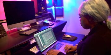 Grammy Winning Producer Tasha Catour gives insight on her career and Makes Crazy Beat!