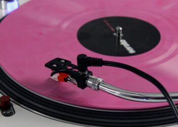 Ingenious ICE Headshell Lets DJs Bypass Broken Turntables