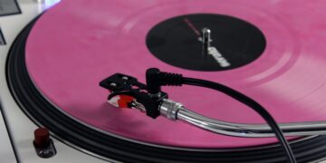 Ingenious ICE Headshell Lets DJs Bypass Broken Turntables