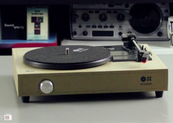 Introducing the Spinbox, a DIY Portable Turntable