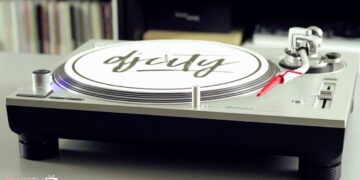 Is the Technics SL-1200GR Suitable for DJs?