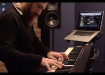 KEYSCAPE – Zac Rae is feeling a bit Victorian.