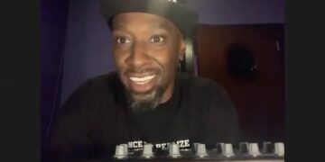 Let That Shit Play feat. Mike & Keys