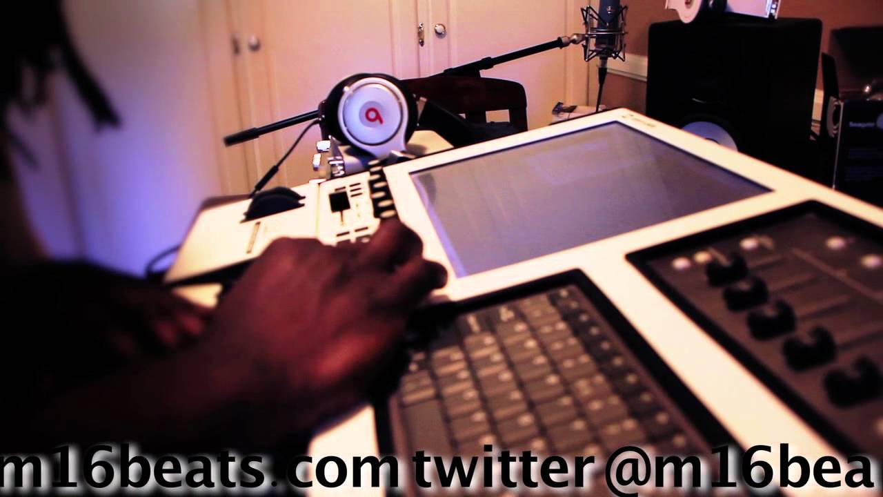 M16 MAKING BEATS CHOPS A SAMPLE
