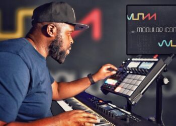 Made a Crazy Beat using Native Instruments MODULAR ICONS with the Maschine Plus