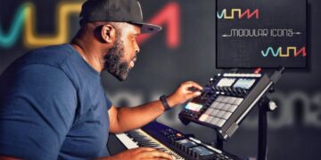 Made a Crazy Beat using Native Instruments MODULAR ICONS with the Maschine Plus