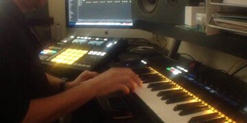 Making a beat in minutes. A King Shameek instrumental using Maschine Studio