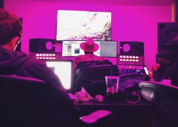 MAKING BEATS WITH FIRE GUITAR SAMPLES (NICK MIRA – GASOLINA 2 SAMPLE KIT) | 3/16/18