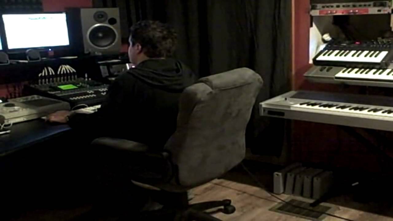 Making the Beat – E. Dan – “This Plane” (Wiz Khalifa) pt. 1 X MostlyJunkfood