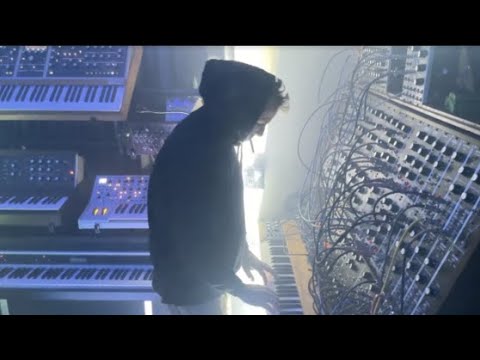 Mike Dean – Making of “Challenger” (Live via Stream)