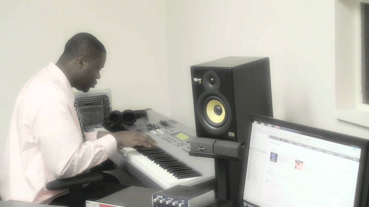 Mike Kalombo “Day Dreaming” (On ITunes)