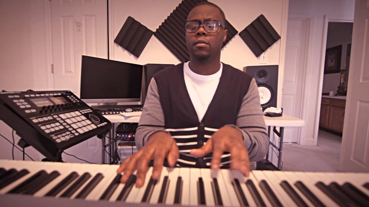 Mike Kalombo – RED ROSES (Original)