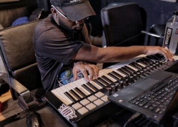 Mimic Vocals By Adding A Ping Pong Delay To Whiny Leads! XL Eagle Making A Beat From Scratch