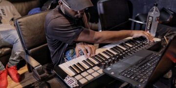 Mimic Vocals By Adding A Ping Pong Delay To Whiny Leads! XL Eagle Making A Beat From Scratch