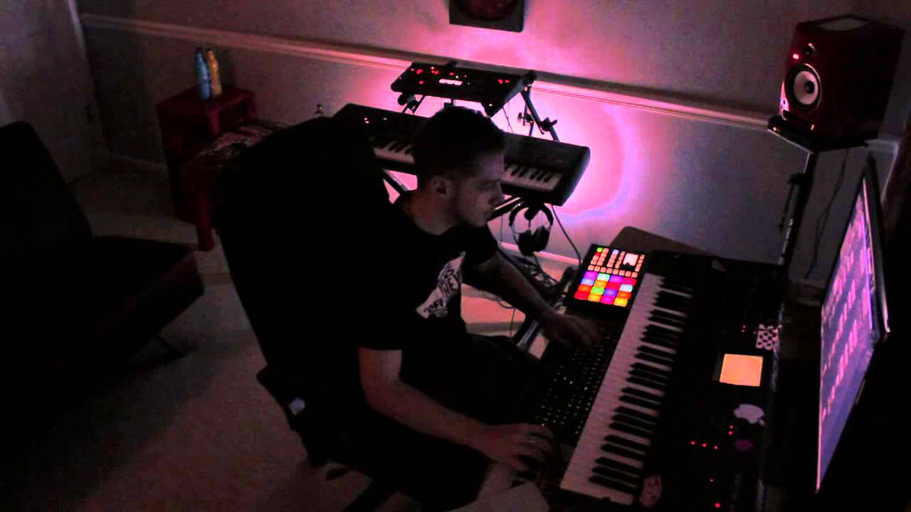 Mixing Electronic Beat For EDM Album