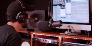 Mixing With Headphones Like A Pro