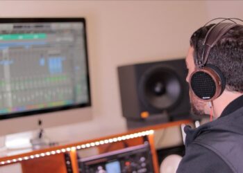Mixing With Headphones – Open Back vs. Closed Back