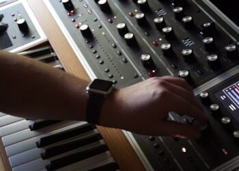 Moog One Factory Presets A-C [NO TALKING, NO MIC]…(re-uploaded in stereo)