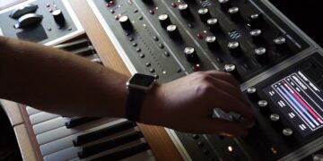 Moog One Factory Presets A-C [NO TALKING, NO MIC]…(re-uploaded in stereo)