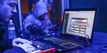 Nick Mira Tries Making A Beat From Scratch (LA STUDIO SESSION)