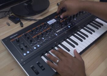 Playing the Roland Jupiter-Xm for the First Time! – My Thoughts