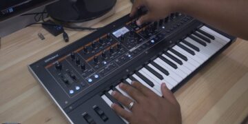 Playing the Roland Jupiter-Xm for the First Time! – My Thoughts