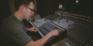 Primtive World takes us inside the E-mu SP-1200 sampler