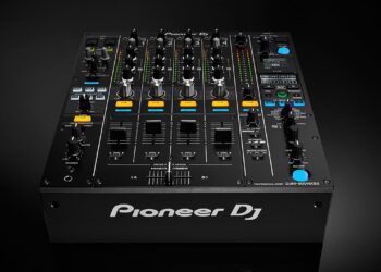 Review: Pioneer DJ DJM-900NXS2 Mixer
