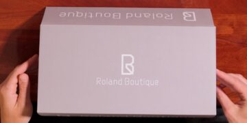 Roland TR-08 Drum Machine Unboxing (Sweetwater)