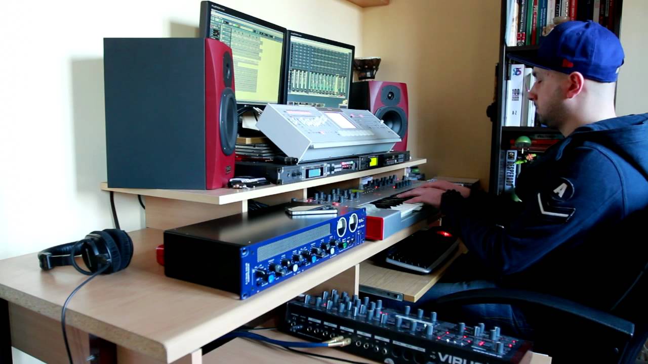 Teka (Rafpak Producers) In Home Studio Making R&B Style Beat