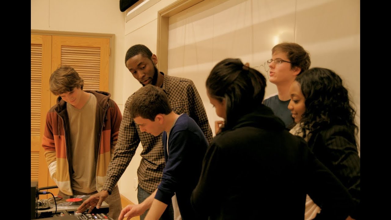 THE WONDER YEAR – THE FIRST 8 MINUTES