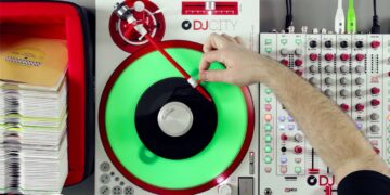 Why More DJs Should Play 45s