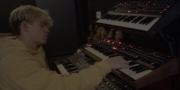 Live Cookup Using The Analog Synths At The Internet Money Studio