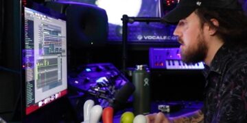 Drew Cymatics Makes a CRAZY Piano Beat with SWSHR