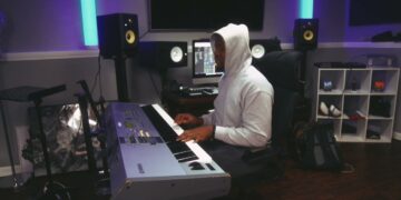 Pour It Up – Rihanna (Klassic Mix)