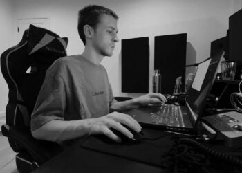 Nick Mira Making Melodies Back To Back For 20 Minutes