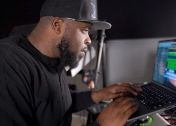 Made a Crazy Beat using Logic Pro and Splice Loops🔥