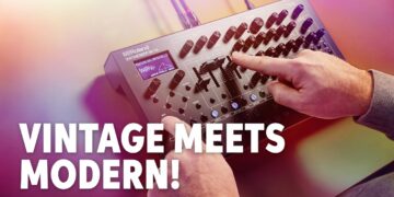 Roland SH-4d Desktop Synthesizer Demo