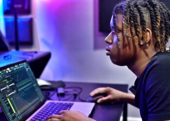 13 Year Old Producer “Beats By Avery” Made 3 Crazy Beats in 15 Mins 🤯