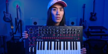 Moog Messenger demo & 5 outstanding features!