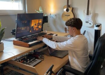Billboard Producer Makes A HIT BEAT in 5 MINUTES (From Scratch!)