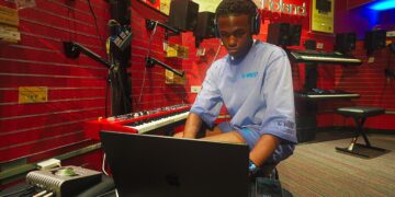 Making Beats In Guitar Center