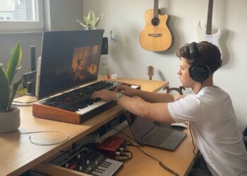 Billboard Producer Makes A HIT BEAT in 5 MINUTES (From Scratch!)